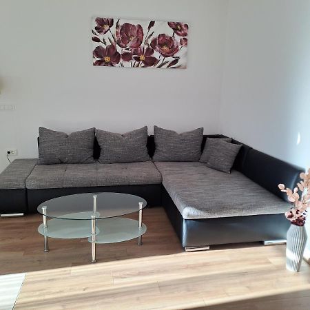 Yulia Apartman Pula Exterior photo