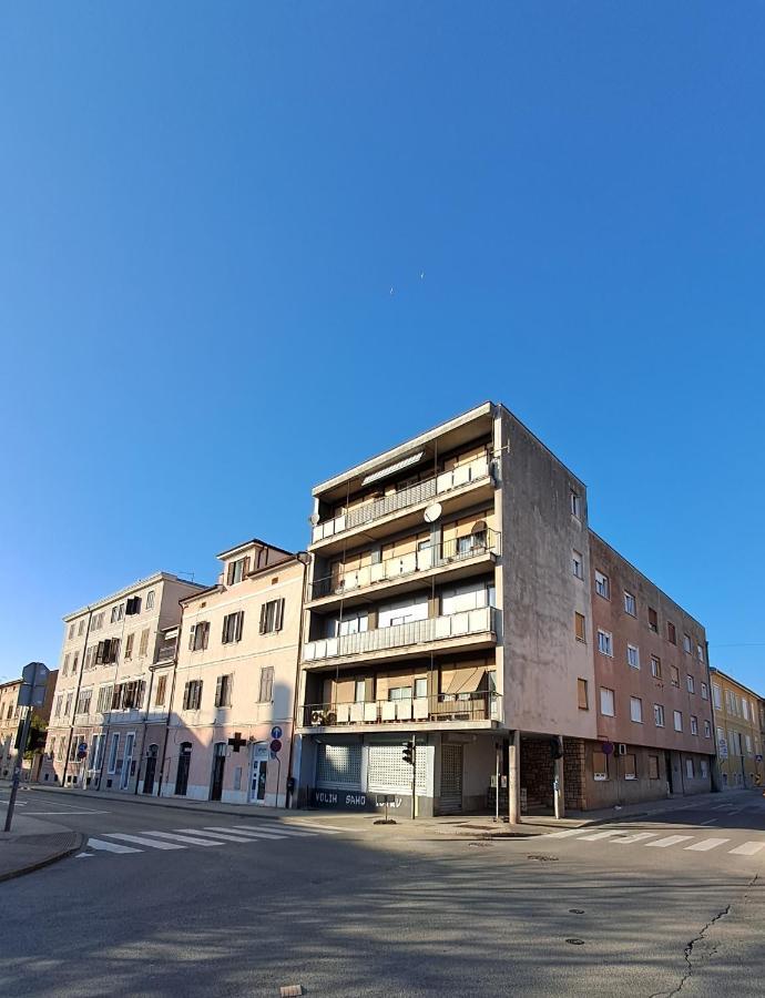 Yulia Apartman Pula Exterior photo